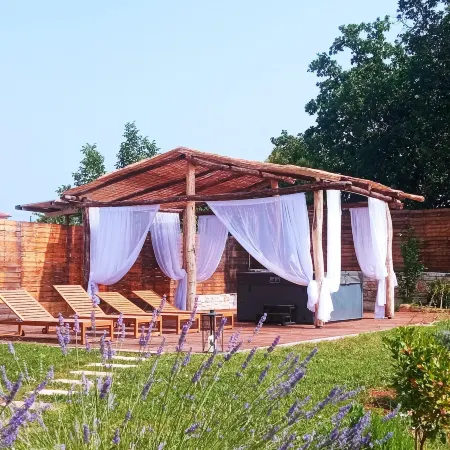 Holiday House with Jacuzzi and Sauna