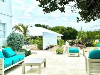 Juba Sound Retreat Apt#2Peaceful beautiful 2-bedroom apartment in TCI & Pool. Hotels near Long Bay Beach