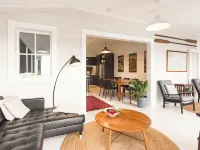 The Landing Overwater. Bay of Islands, NZ. Hotels in Opua