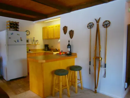 *July 4th Special  !! * Spacious 2 BR 2BA Sun Valley Condo