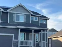 Stylish 4 Bedroom House Near to I25 and Hwy 3 New Neighborhood*
