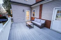 Spacious 5-bedroom house with WiFi and AC in charming Martinsville
