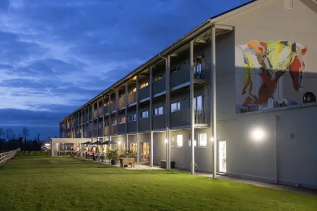 voco the Club - Dublin Gateway by IHG Отели в г. Kearneystown Upper