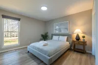 Family Friendly Farmhouse Hotels near Books at a Steal