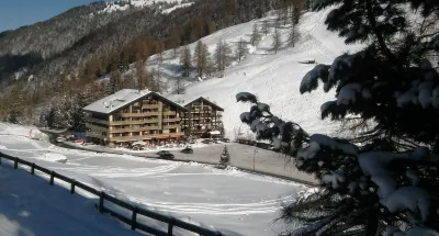 Luxurious and large apartment (103 m²) at 1,735 m with underground parkin Hotels near Siviez (station aval)