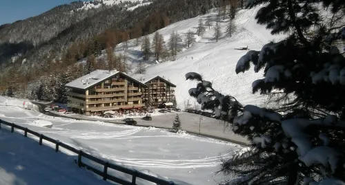 Luxurious and large apartment (103 m²) at 1,735 m with underground parkin