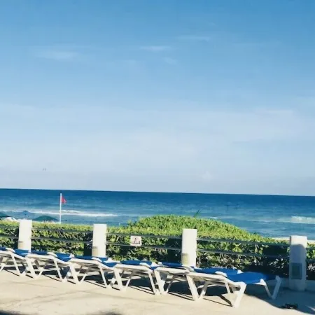 Oceanfront 2Br Villa for 6 -  3 Bathrooms - Walk to la Isla & Beach