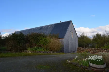 Diubaig House - tranquil, spacious, panoramic loch views, secluded 3-acre garden Отели в г. Портри