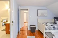 Beautifully decorated Brewster Home Hotels near Cape Cod Rail Trail