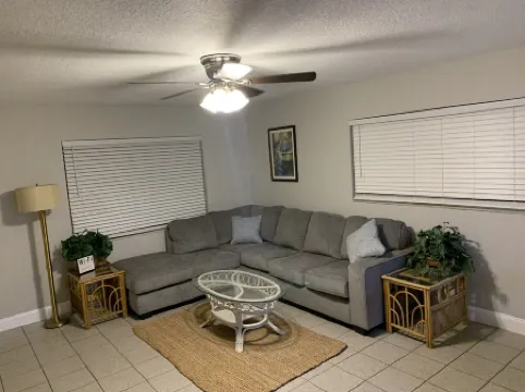 Cozy getaway! Minutes from Historic Pinellas Trail!