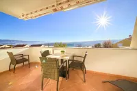 Apartment with sea view and quiet Mediterranean ambience