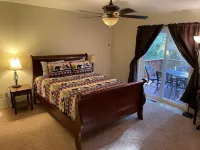 Cozy Cabin in the Woods Hotel di Arnold
