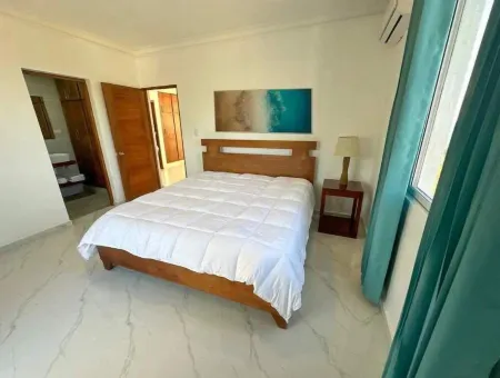 Luxury Beach Front Villa with Private pool and stunning Ocean View!