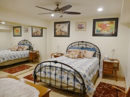 Spacious Contemporary Style Lower Guest Apartment, Private Entry, Walk To Beach!