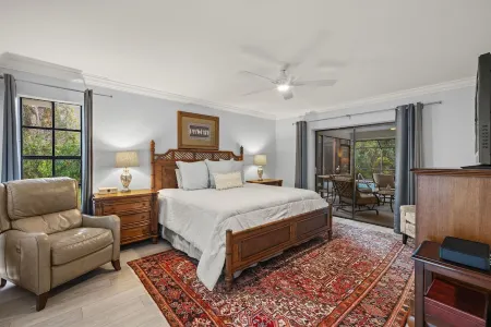 3 bedroom pool homes less than 5 miles to downtown and beaches and pickleball