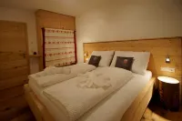 Mountain chalet for holidays with family and friends in the Zillertal Hotels in Fugenberg