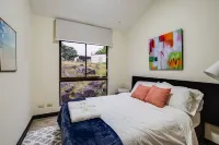 Modern penthouse, office, A/C, Pool, GYM Hotels in Rio Oro