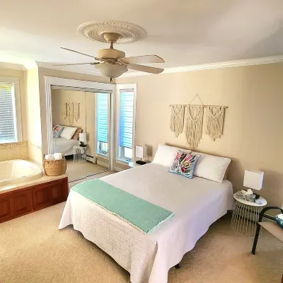 Beautiful and spacious "home away from home" for amazing summer fun & relaxation Hotels near 大茶壶