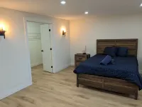 Grand Bend Getaway Cottage | Hot Tub & Relax by the Beach | 6Bed+3Bath
