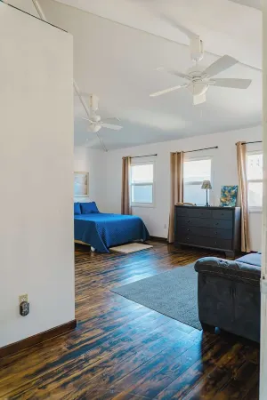 Spacious 5-bedroom beachfront home with AC centrally located in Roatan.