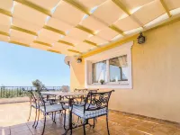 Luxurious and family friendly villa with large private pool 5 mins from Skiathos