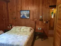 Peaceful log home on lake Champlain with mooring Hotel a Grand Isle County