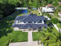 Stunning 11BR Beachfront Villa with Private Pickleball Court Hotel a 