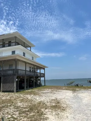 WATERFRONT! Tranquility bytheSea, CShoreBeachHome, Across from Beach onthe Sound - 2-Star