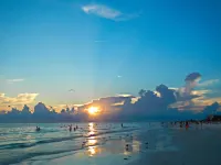 2 bedroom house, minutes to beaches, Atlanta Braves and Tampa Sea Rays stadiums Hotels in Warm Mineral Springs