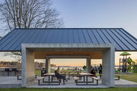 Private, Cozy, and Strategic entire 2 beds TH Отели рядом с достопримечательностью «Университет Северо-Запад»