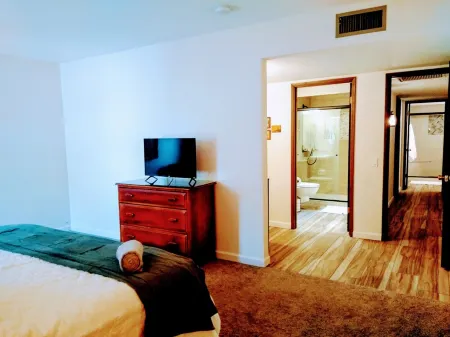 Love Your Sun City Vacation in this Gorgeously Updated Home!!