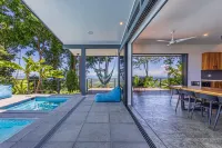 New Luxury Home - 180 degree Ocean Views - Pool/Hot tub  -Sleeps 11 - Chef avail