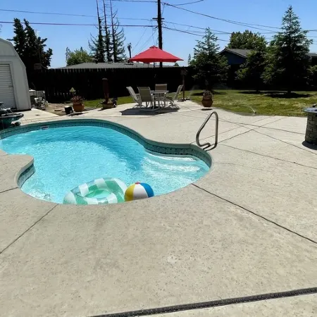 Tulare’s RARE FIND with a pool! Located in the Heart of California’s farmlands!