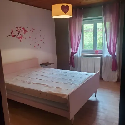 Quiet accommodation with the Damvillais Hotels near Eglise Saint-Maurice