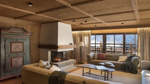 Beautifully located, spacious, appealing garden with unique pounds