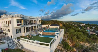 Coral Bay Chateau - Luxury Villa in Treasure Beach