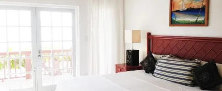 Fort Recovery Beachfront Villa and Suites Hotel luxury 2BR Отели рядом с достопримечательностью «Нанни Кей»