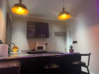 Gorgeous 1-bedroom apartment near Airport Hills with AC, WiFi