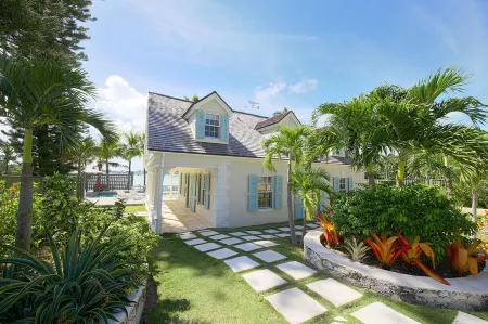 Harbourside house with private pool - amazing sea views!