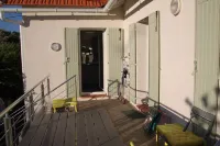 apartment T 4 on the 1st floor. exterior staircase. 1 car parking