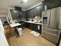 Luxury 3 bedroom home 3 minutes to EWR