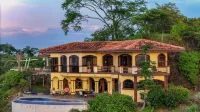 Prime Location- Two Bay Spectacular View + Infinity Pool + 30Min to Lir Airport