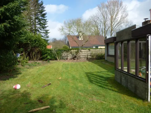 Family friendly bungalow in quiet surroundings, sleeps 7 Hotels in Burgh Haamstede
