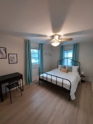 Family Friendly Apt in a Quiet Neighborhood Hotels near ETS