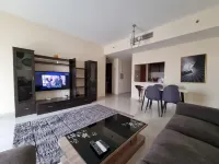 Sunshine Lagoon View Large Balcony - 5m from beach!