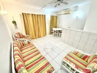 Cozy condo - stone throw away from the beach !