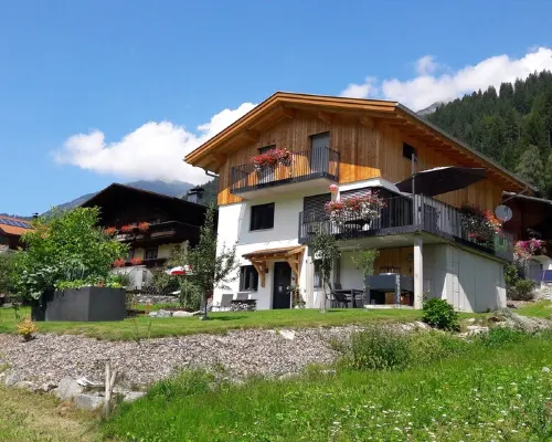 Haus Carmen, family-friendly 4 Edelweiss holiday apartment with BergePlus program Hotels in Sankt Gallenkirch