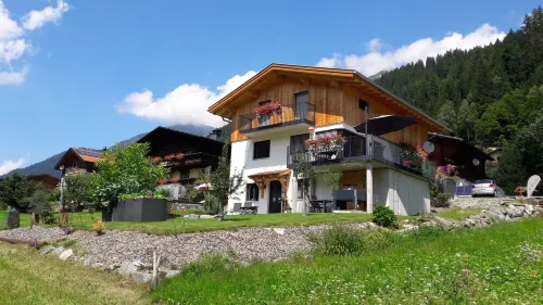 Haus Carmen, family-friendly 4 Edelweiss holiday apartment with BergePlus program