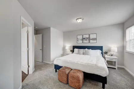 Spacious Modern Townhouse w/Private Rooftop Deck