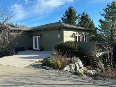 LUXURY COTTAGE IN DAVIS BAY, BC. Hotel in zona Harbour Air Seaplanes